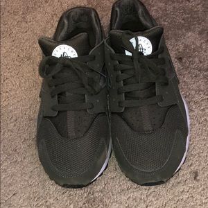 Women’s Nike Huraches